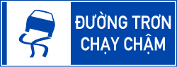 Biển đường trơn phải chạy chậm
